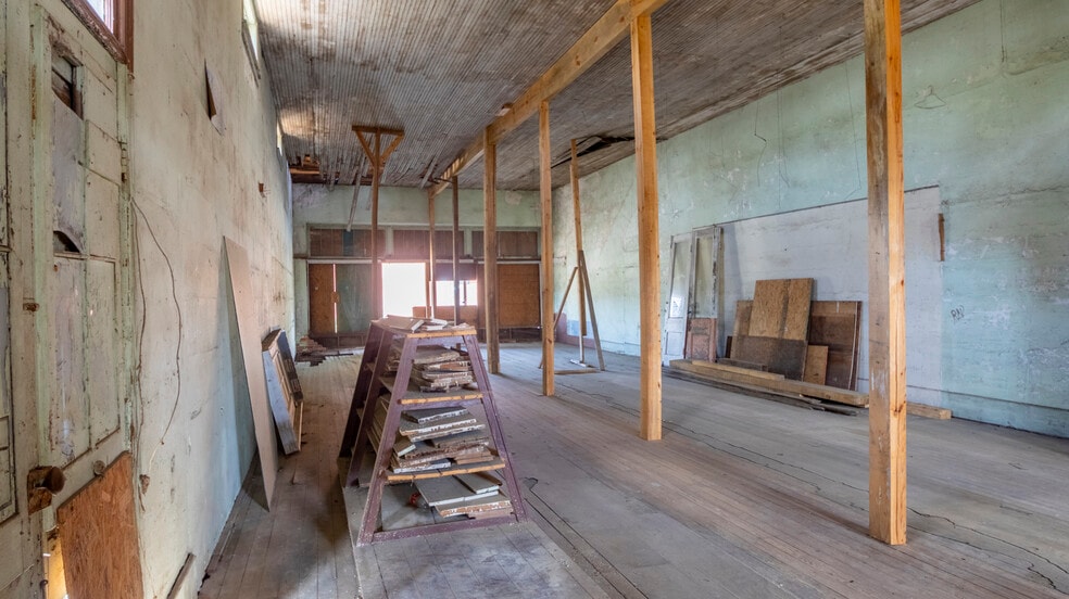 More Photos Of 82 Dromedary Street st, Woodbury Flex For Sale