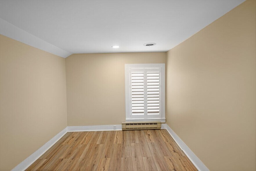 More Photos Of 16 Water St, Wellsboro Medical For Lease