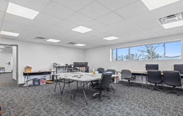 More Photos Of 2925 Industrial Ave, Lake Charles Distribution For Sale