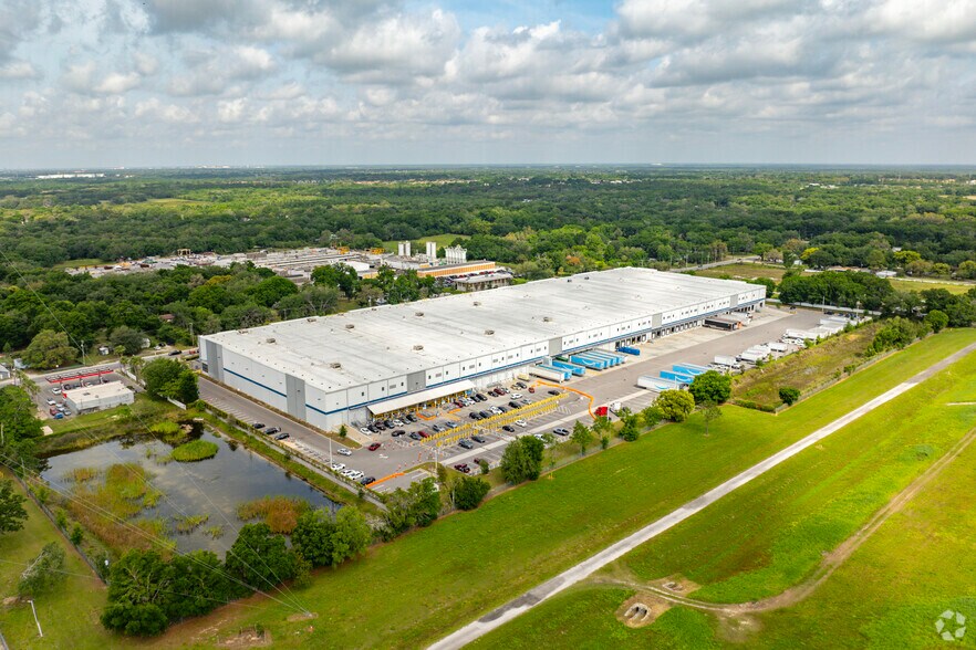 More Photos Of 6337 Mango Rd, Seffner Distribution For Lease