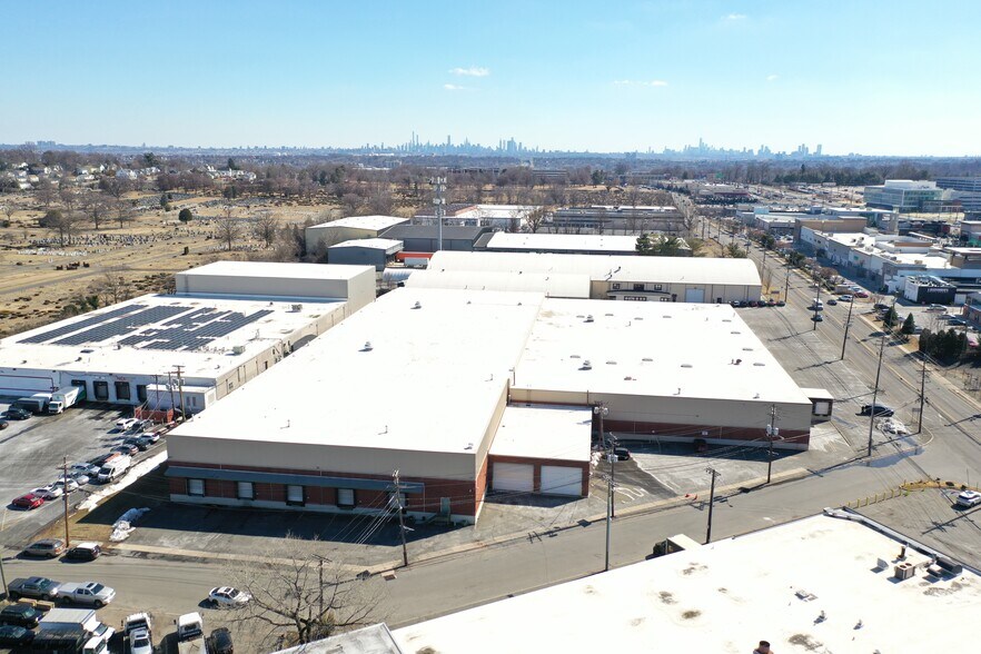 More Photos Of 440 Allwood Rd, Clifton Warehouse For Lease