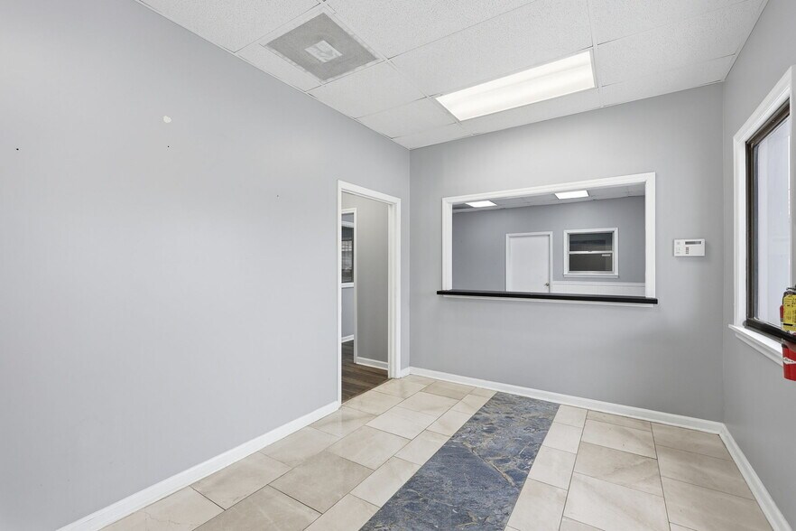 More Photos Of 476 Moreno Street St, Gainesville Distribution For Lease