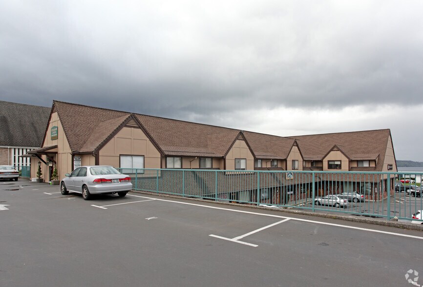 More Photos Of 206-218 Wilkes St, Steilacoom Storefront Retail Residential For Lease
