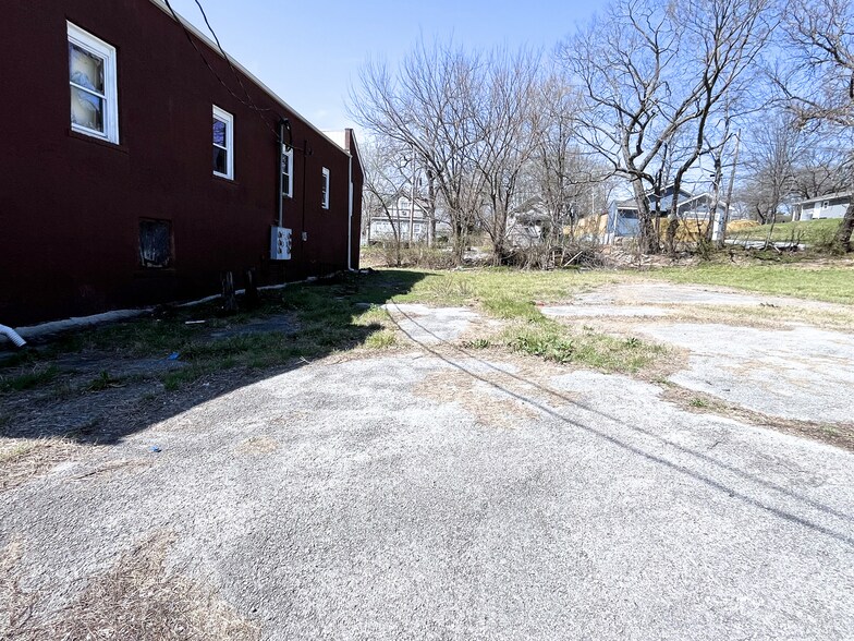 More Photos Of 1306 Wood Ave, Kansas City Multifamily For Sale