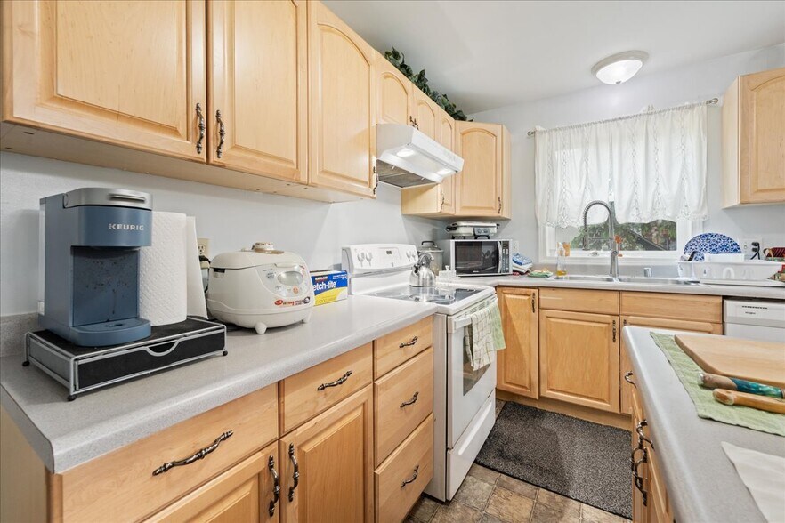More Photos Of 205 A St, Fairbanks Apartments For Sale