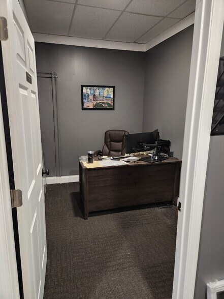 More Photos Of 743 Columbia Tpke, East Greenbush Medical For Lease