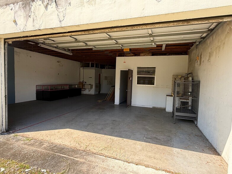 More Photos Of 1020 N Parrott Ave, Okeechobee Freestanding For Lease