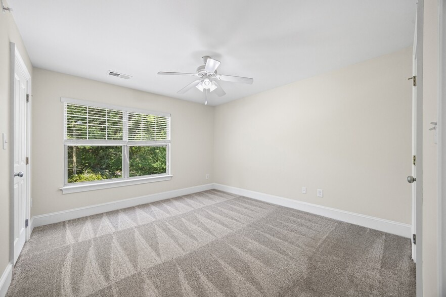 More Photos Of 5306-5320 Park Rd, Charlotte Apartments For Sale
