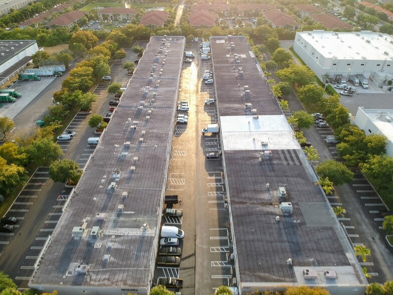 More Photos Of 14000-14046 NW 82nd Ave, Miami Lakes Light Distribution For Lease