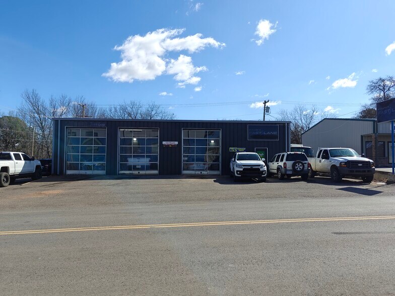 More Photos Of 2113 Mahaney Ave, Tahlequah Service Station For Sale