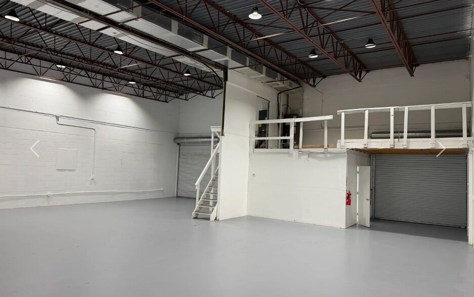 More Photos Of 700 S John Rodes Blvd, Melbourne Unknown For Lease