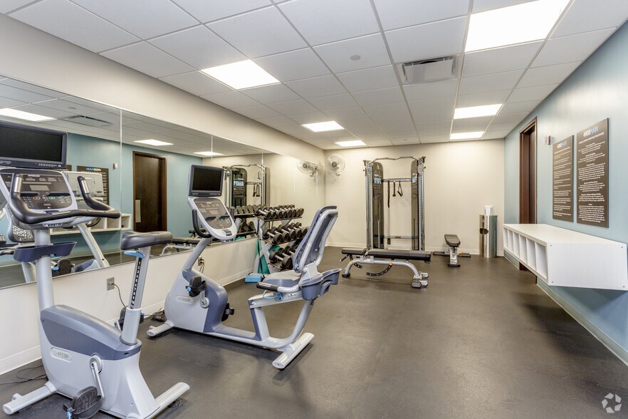 More Photos Of 4900 Main St, Kansas City Office For Lease
