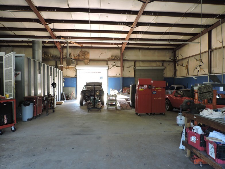 More Photos Of 3028 N Columbia St, Milledgeville Showroom For Sale