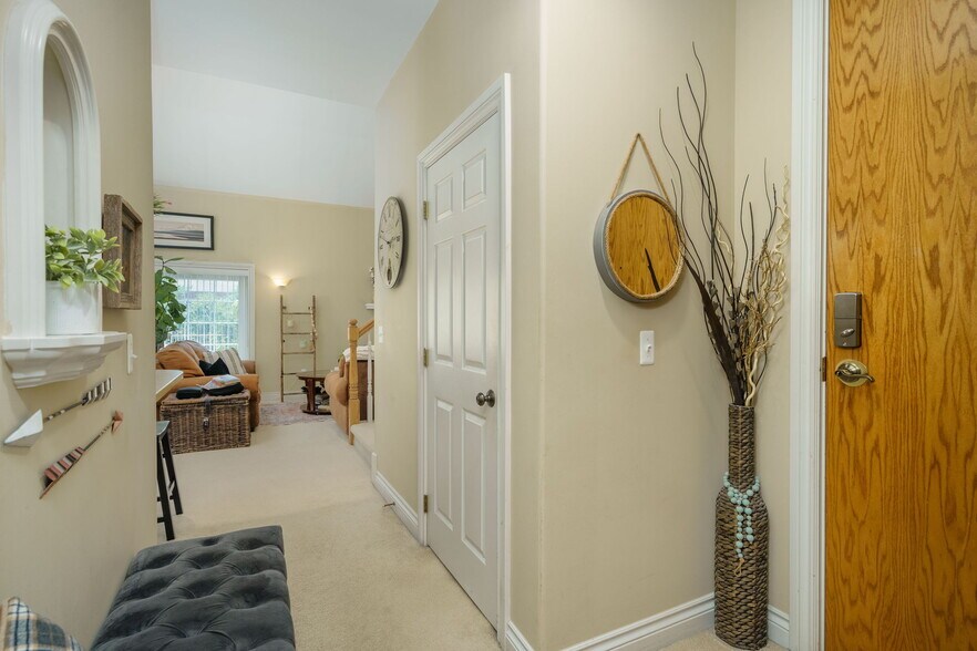 More Photos Of 206 E Liberty St, Milford Office For Sale