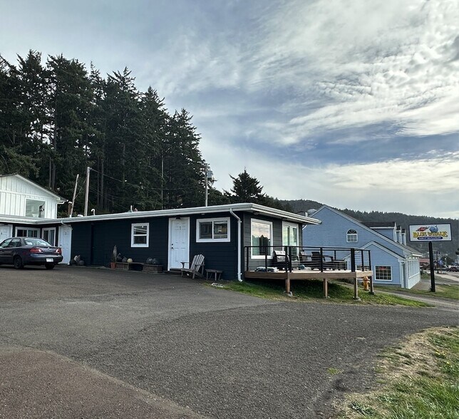 Primary Photo Of 640 Highway 101 N, Yachats Hotel For Sale