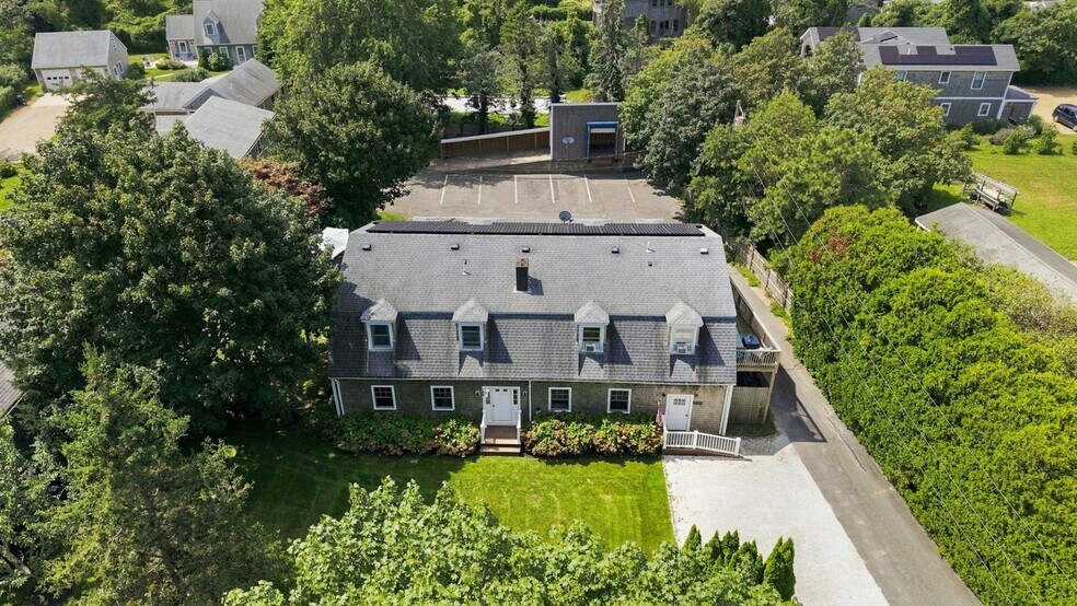 More Photos Of 148 Katama Rd, Edgartown Flex For Sale