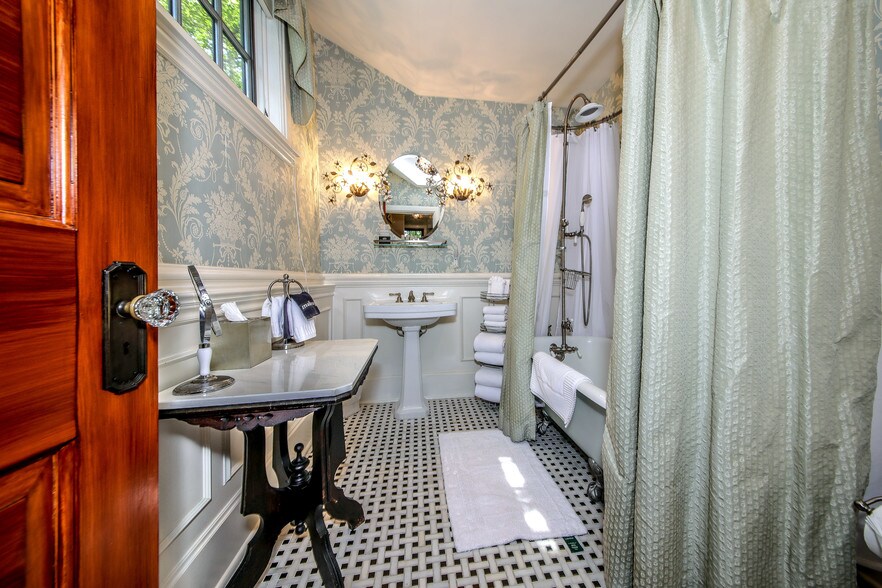 More Photos Of 288 Montford Ave, Asheville Hospitality For Sale