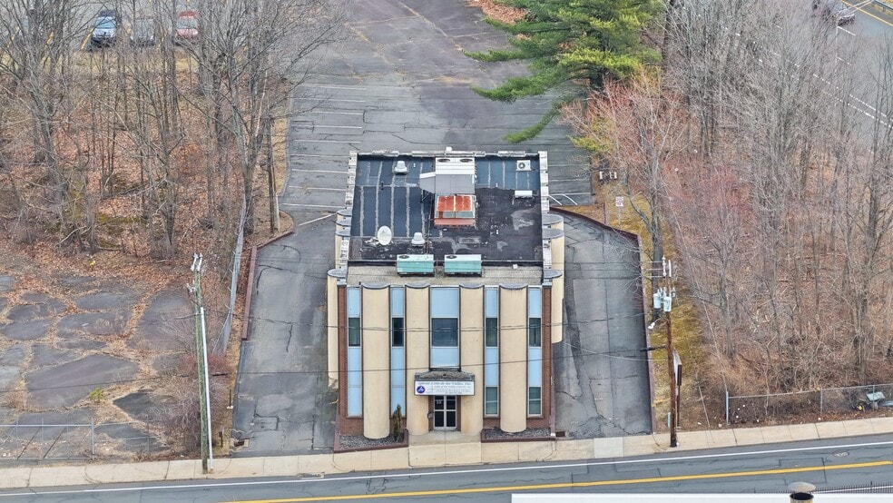 More Photos Of 55 Curtis St, New Britain Freestanding For Sale