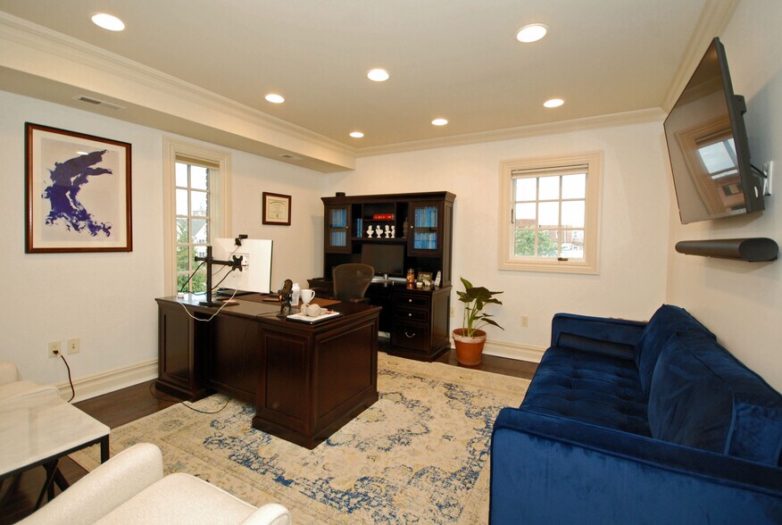 More Photos Of 21 W High St, Somerville Office For Lease