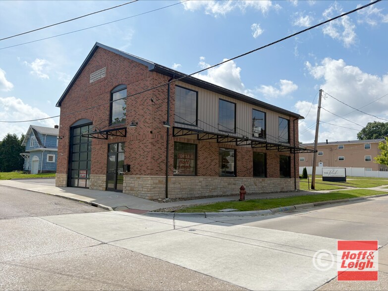 Primary Photo Of 402 S Elmwood Ave, Medina General Retail For Sale