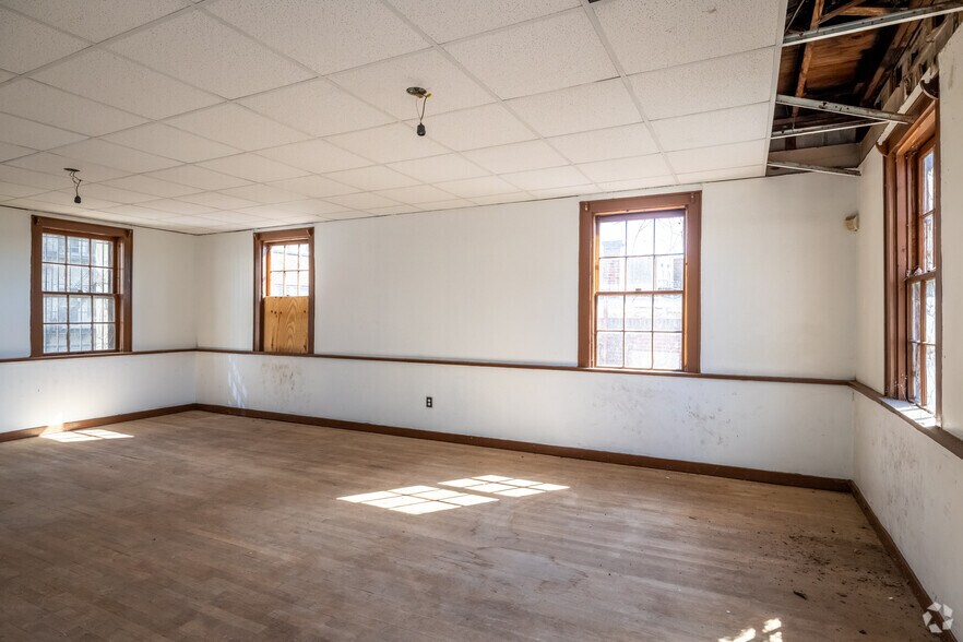More Photos Of 510 Summit Ave, Jersey City Restaurant For Sale