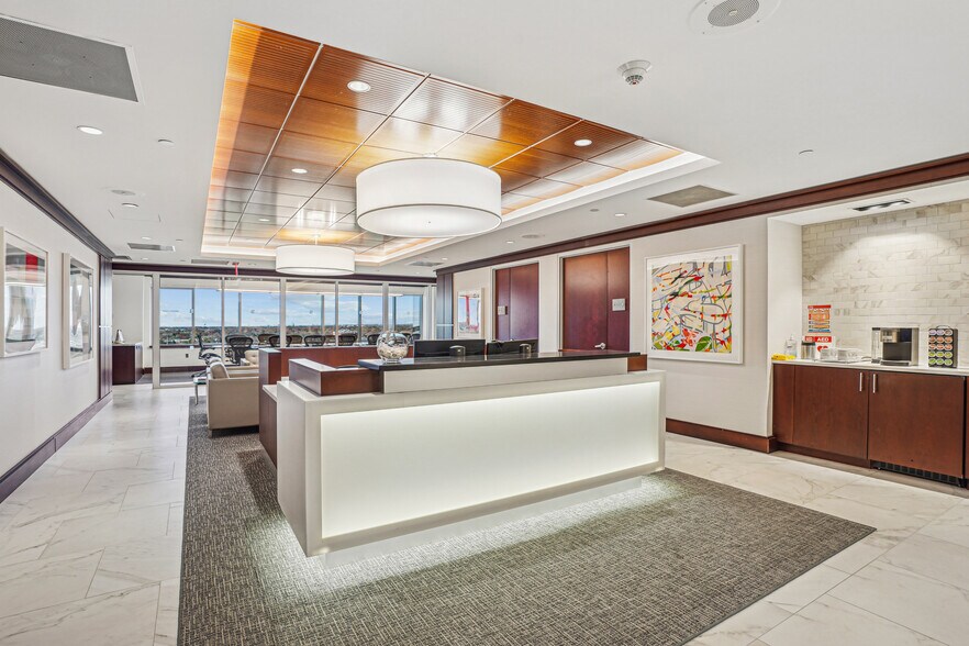 More Photos Of 333 Earle Ovington Blvd, Uniondale Office For Lease