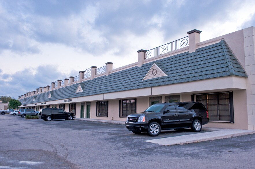 More Photos Of 6650-6810 E Rogers Cir, Boca Raton Flex For Lease