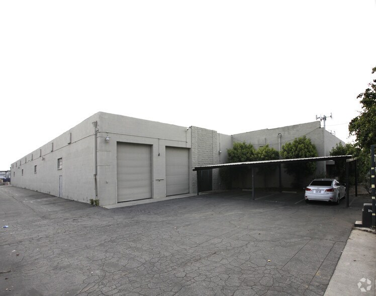 Primary Photo Of 9880 San Fernando Rd, Pacoima Warehouse For Lease