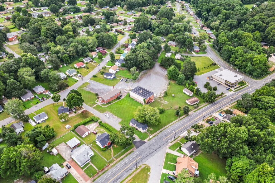 More Photos Of 2925 S Main St, Winston-Salem Office For Sale