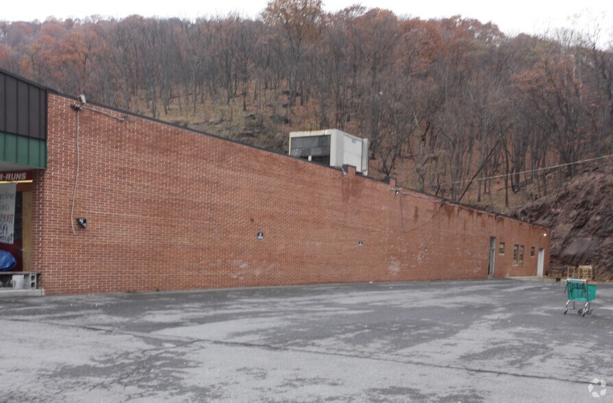 More Photos Of 1313 National Hwy, Lavale Freestanding For Lease