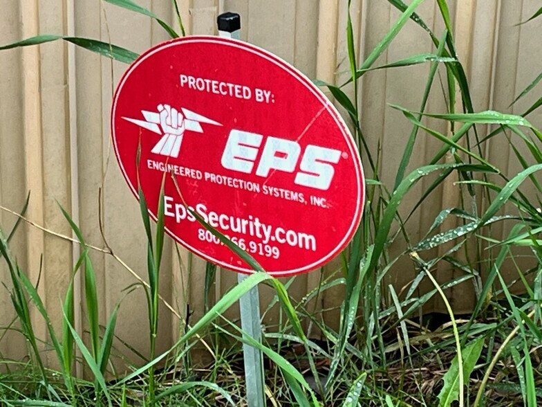 More Photos Of 404 S Park Dr, Kalkaska Warehouse For Lease