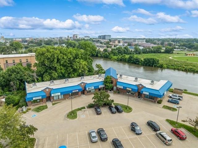 More Photos Of 24-56 Sturgis Corner Dr, Iowa City Storefront Retail Office For Lease