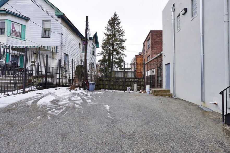 More Photos Of 2940 Richmond Ter, Staten Island Office For Sale