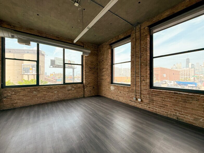 More Photos Of 770 N Halsted St, Chicago Office For Lease