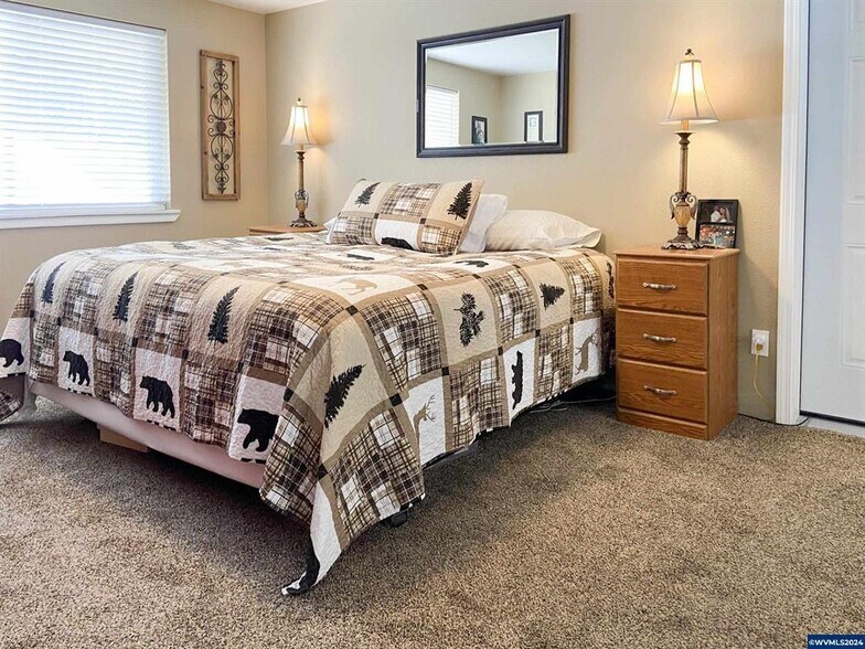 More Photos Of 179 S Mill St, Sumpter Hotel For Sale