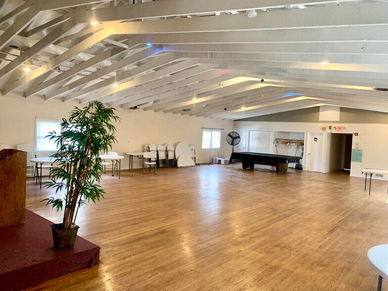 More Photos Of 725-727 Campbell Ave, West Haven Office For Lease