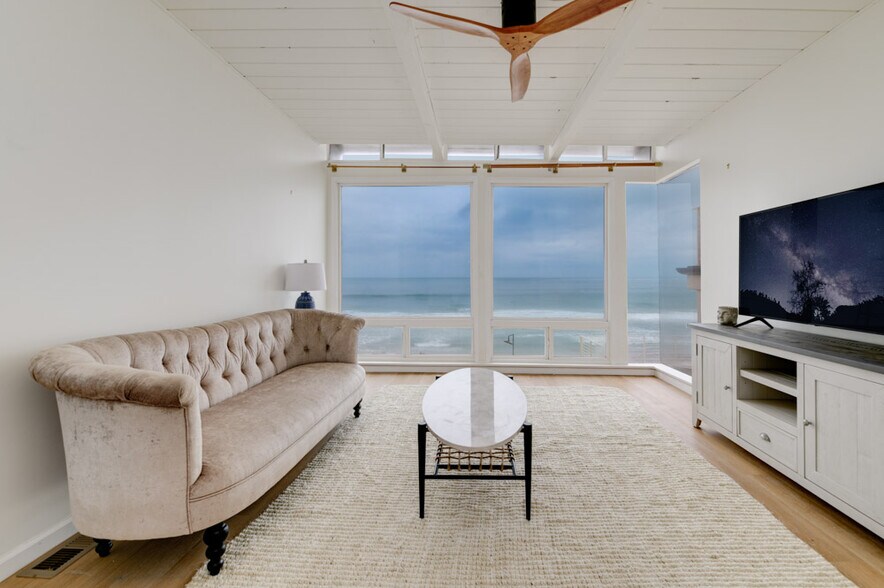 More Photos Of 2633 Ocean St, Carlsbad Apartments For Sale