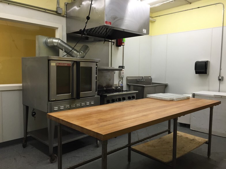 More Photos Of 166-180 S Van Brunt St, Englewood Food Processing For Lease