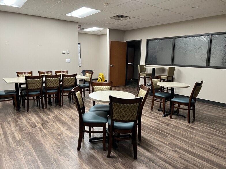 More Photos Of 1 Empire Dr, Rensselaer Office For Lease