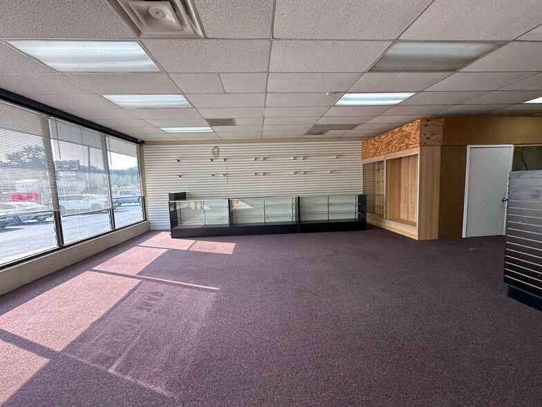 More Photos Of 946-966 N Tennessee St, Cartersville Freestanding For Lease