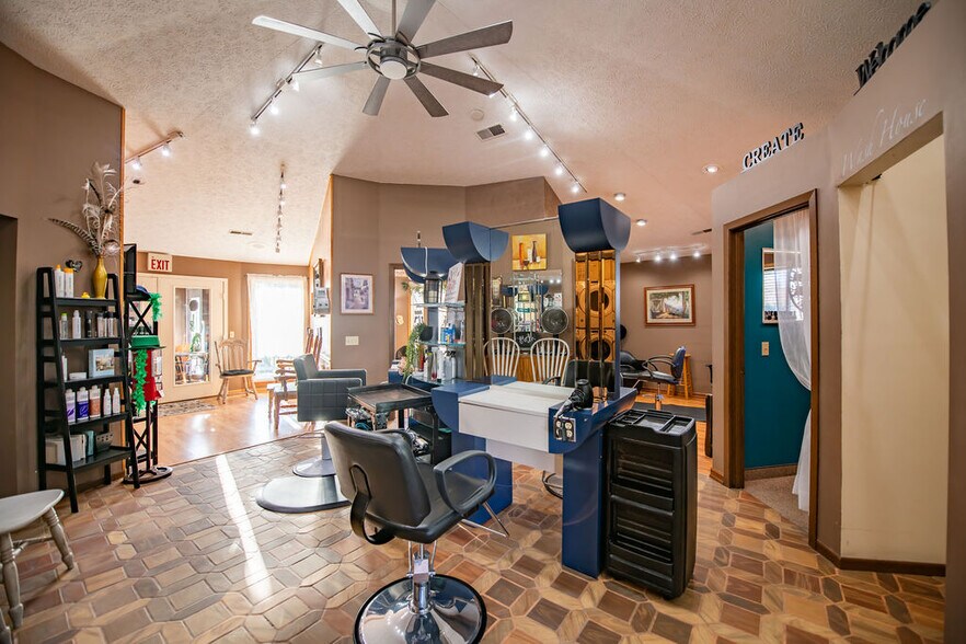 More Photos Of 411 W Canal St, Malvern General Retail For Sale