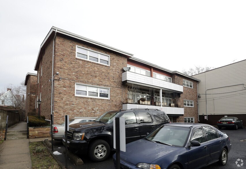 More Photos Of 22 Glenwood Ave, Jersey City Office Residential For Lease