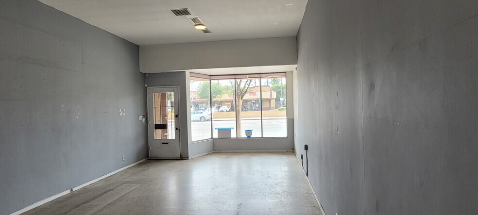 More Photos Of 6184 Atlantic Ave, Long Beach Storefront For Sale