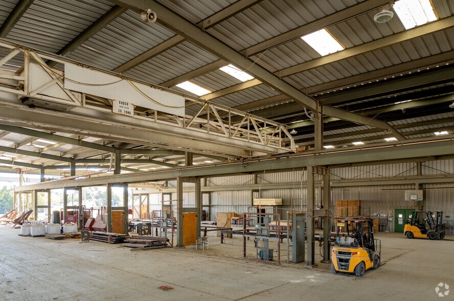 More Photos Of 2310 San Juan Rd, Hollister Manufacturing For Sale