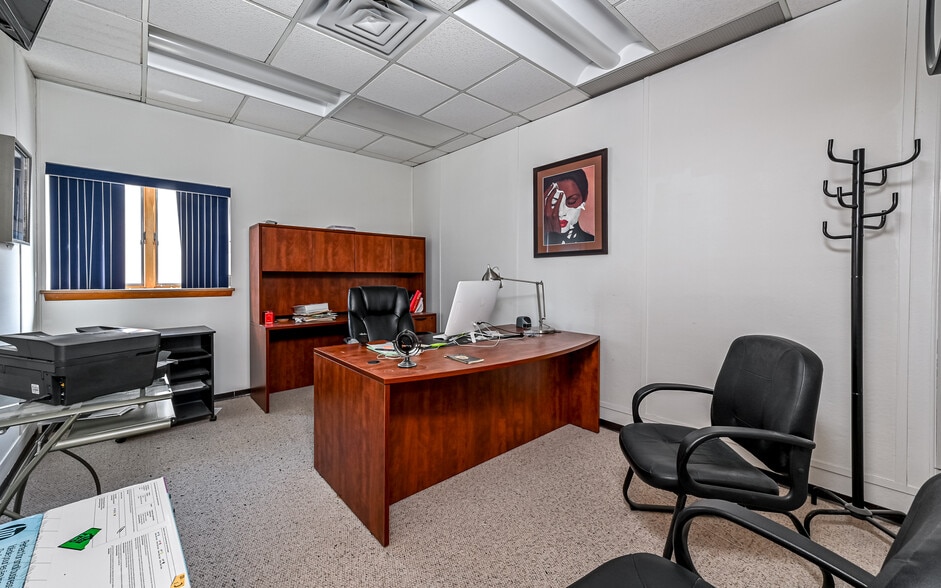 More Photos Of 817 Main St, Pittsburgh Office For Sale