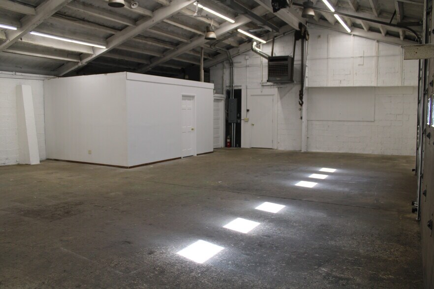 More Photos Of 716 New Brunswick Ave, Alpha Freestanding For Lease