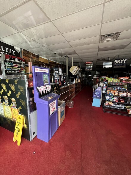 More Photos Of 10970-10980 Hamilton Ave, Cincinnati Storefront Retail Office For Lease