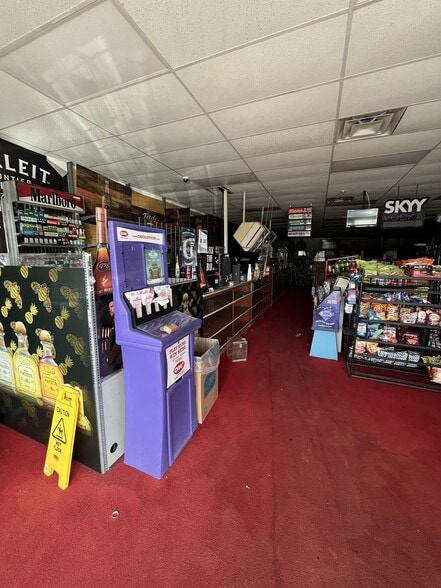 More Photos Of 10970-10980 Hamilton Ave, Cincinnati Storefront Retail Office For Lease