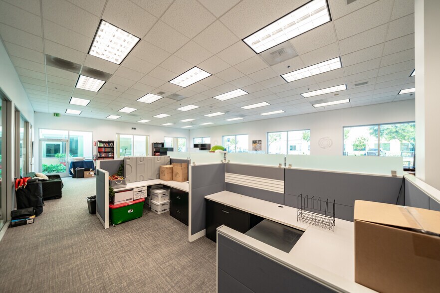 More Photos Of 94 Discovery, Irvine Medical For Sale