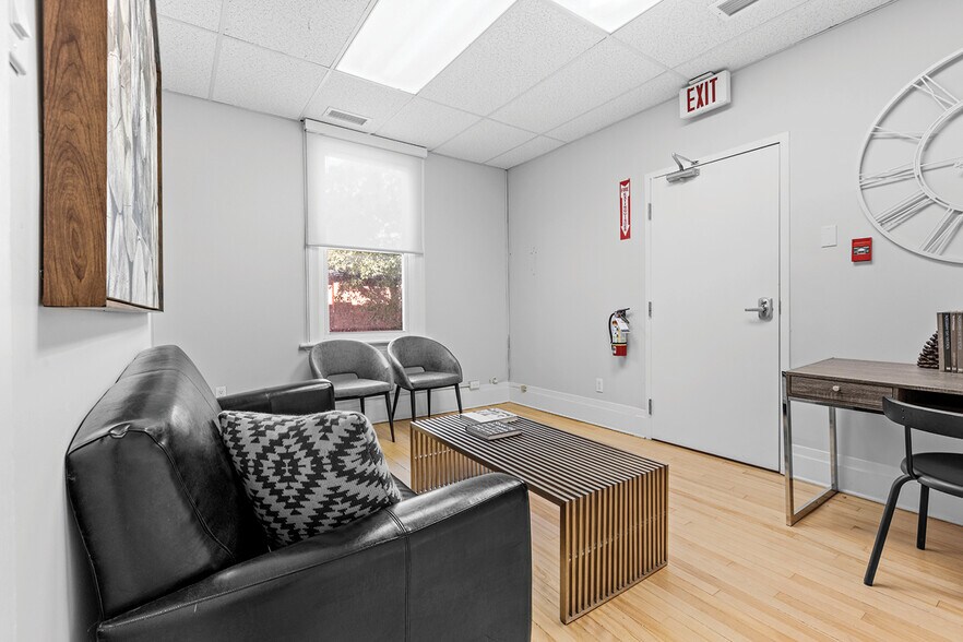 More Photos Of 226 Argyle Ave, Ottawa Office For Sale